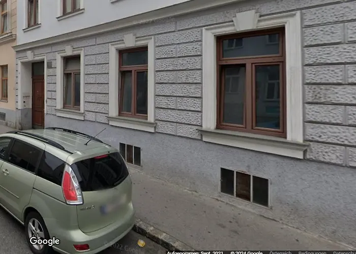 Apartment Altbauwohnung Neu Saniert - Fuer Familien Geeignet *