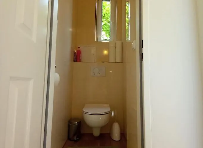 Apartment Altbauwohnung Neu Saniert - Fuer Familien Geeignet Vienna