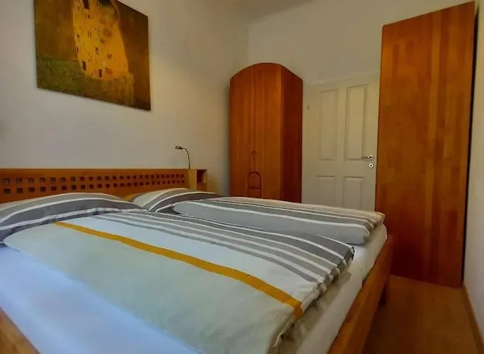 Altbauwohnung Neu Saniert - Fuer Familien Geeignet * Vienna