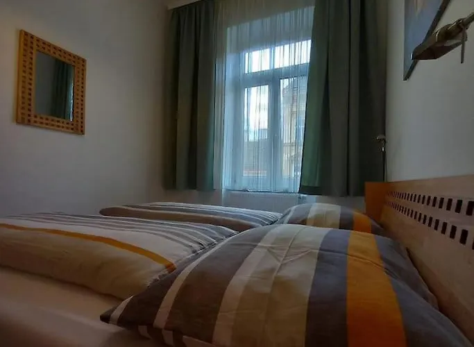 Altbauwohnung Neu Saniert - Fuer Familien Geeignet Vienna