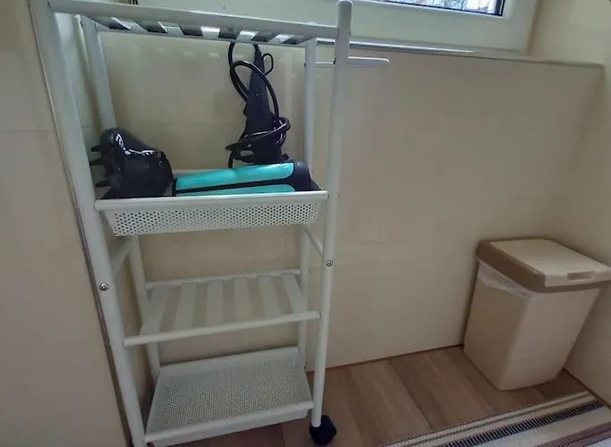 Altbauwohnung Neu Saniert - Fuer Familien Geeignet *