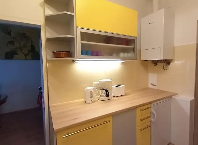 Altbauwohnung Neu Saniert - Fuer Familien Geeignet Vienna